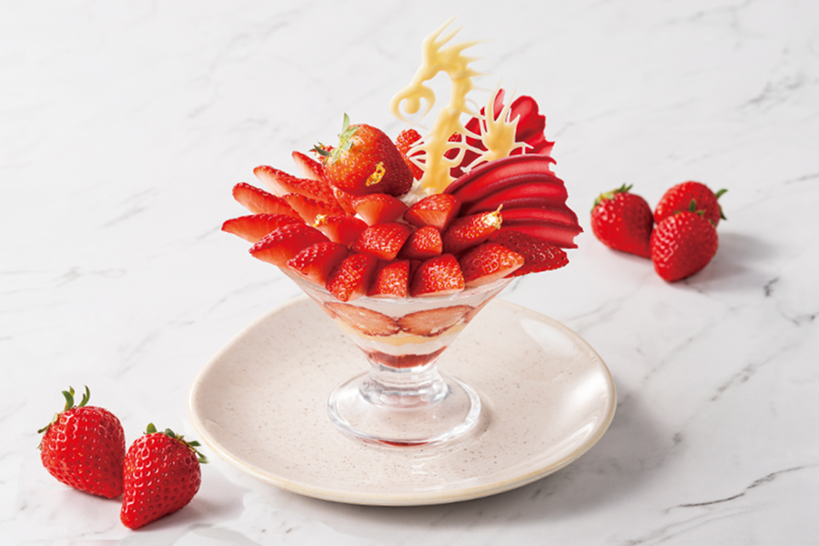 ドラゴンパフェ 苺